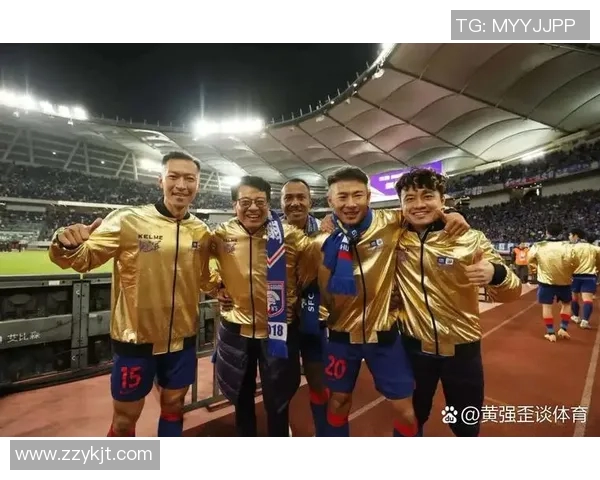 中超焦点战上港迎战富力争夺季后赛名额全力以赴展现球队实力